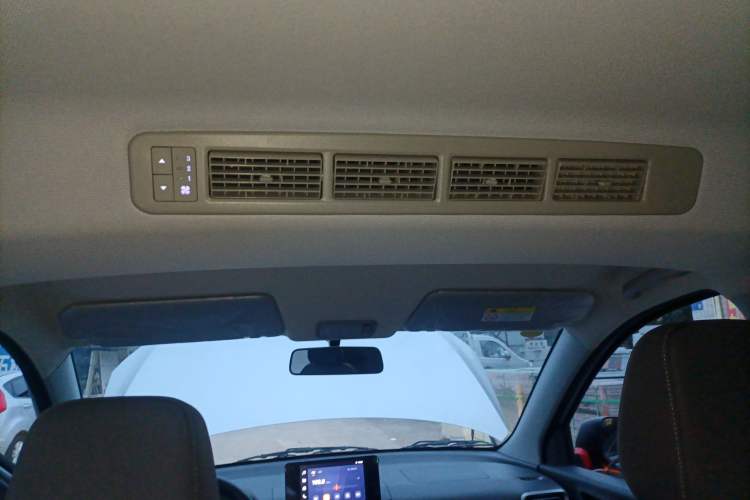 Used Wuling Hongguang New Energy 2025 Extended-Range Hybrid 50KM Comfort Version Headliner