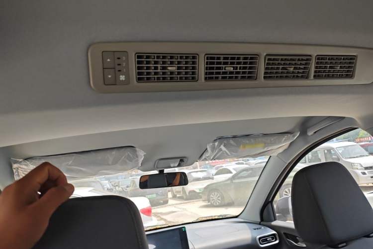 Used Wuling Hongguang New Energy 2025 Extended-Range Hybrid 50KM Comfort Version Headliner