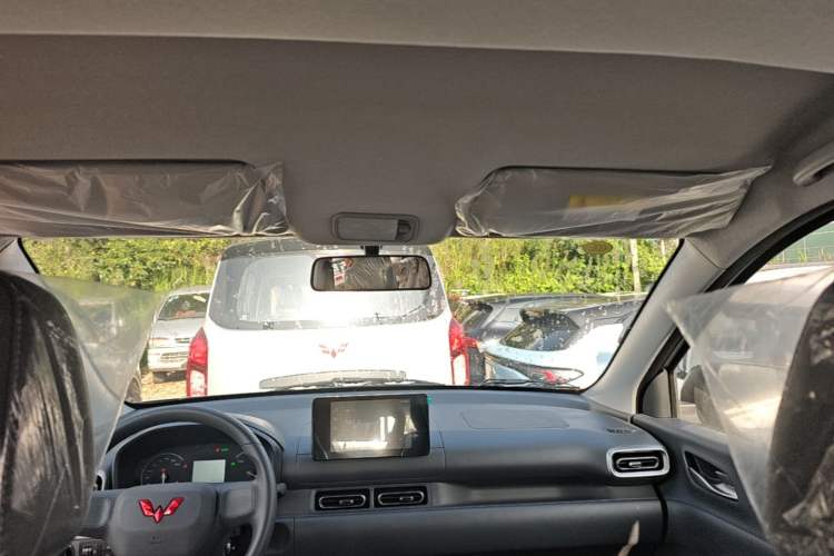 Used Wuling Hongguang New Energy 2025 Extended-Range Hybrid 50KM Comfort Version Headliner