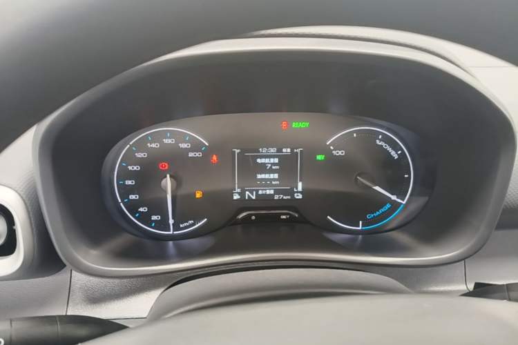 Used Wuling Hongguang New Energy 2025 Extended-Range Hybrid 50 km Standard Version Instrument Cluster