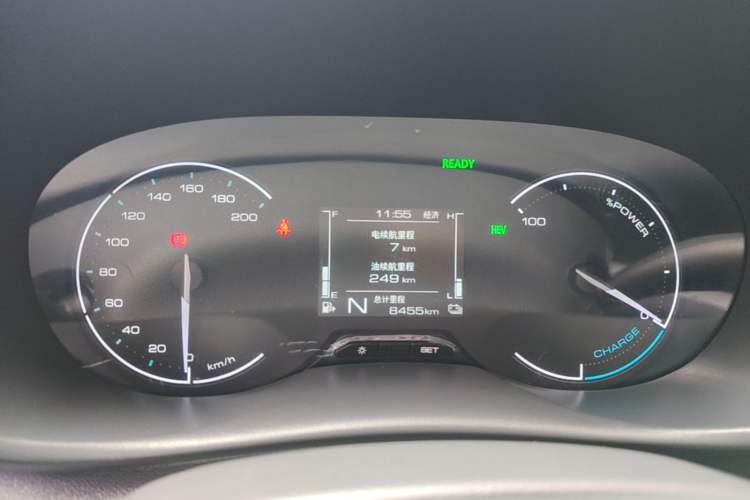 Used Wuling Hongguang New Energy 2025 Extended-Range Hybrid 50KM Comfort Version Instrument Cluster
