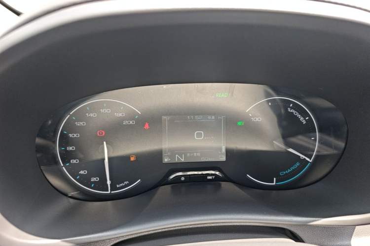 Used Wuling Hongguang New Energy 2025 Extended-Range Hybrid 50KM Comfort Version Instrument Cluster