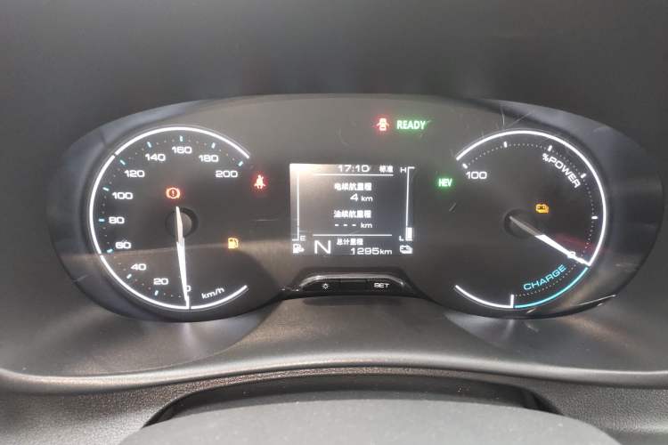 Used Wuling Hongguang New Energy 2025 Extended-Range Hybrid 50KM Comfort Version Instrument Cluster