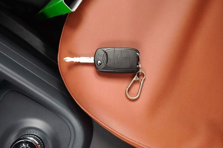 Used Wuling Hongguang New Energy 2025 Extended-Range Hybrid 50KM Comfort Version Interior 1
