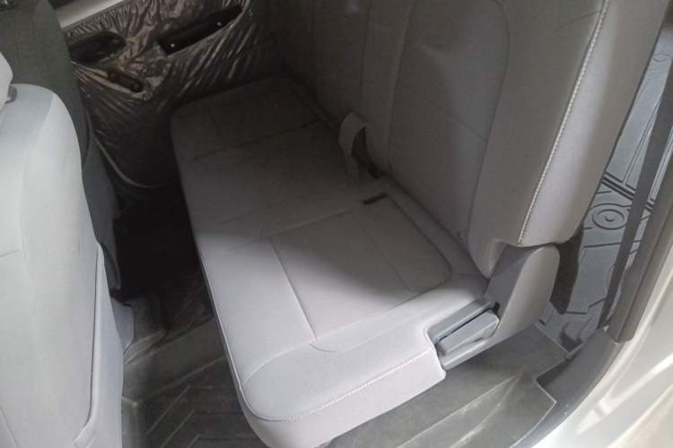 Used Wuling Hongguang New Energy 2025 Extended-Range Hybrid 50 km Utility Version Interior 4