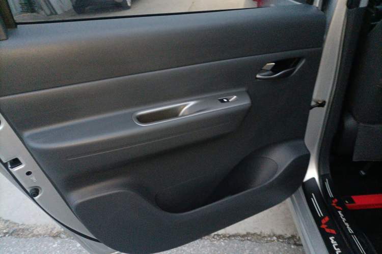 Used Wuling Hongguang New Energy 2025 Extended-Range Hybrid 50KM Comfort Version Interior 7