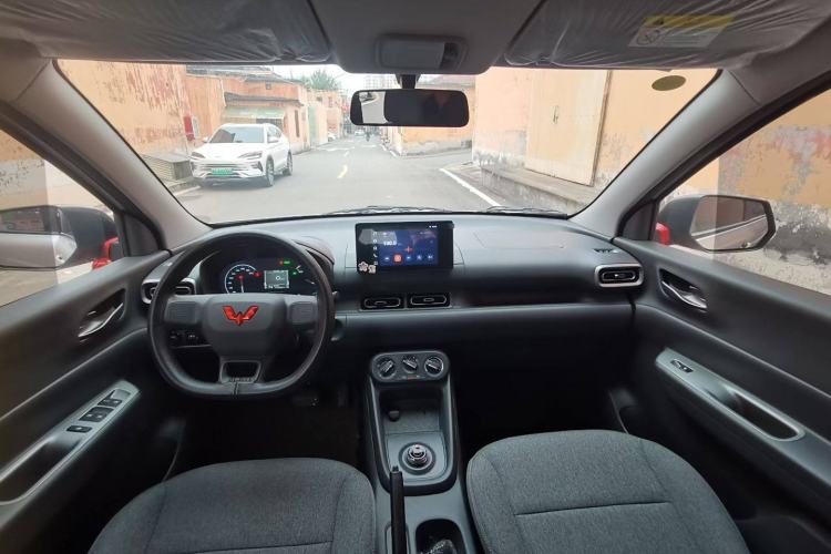 Used Wuling Hongguang New Energy 2025 Extended-Range Hybrid 50KM Comfort Version Interior 9