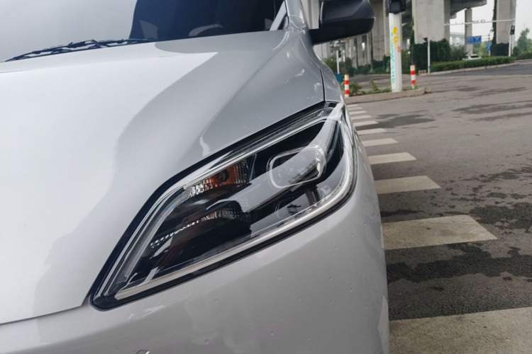 Used Wuling Hongguang New Energy 2025 Extended-Range Hybrid 50KM Comfort Version Left Front Headlight