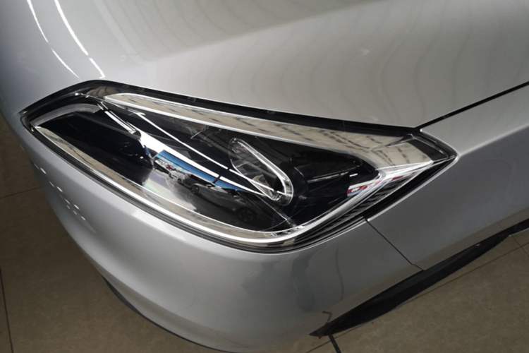 Used Wuling Hongguang New Energy 2025 Extended-Range Hybrid 50 km Standard Version Left Front Headlight