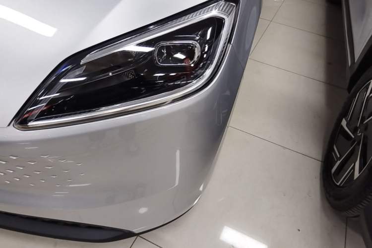 Used Wuling Hongguang New Energy 2025 Extended-Range Hybrid 50KM Comfort Version Left Front Headlight