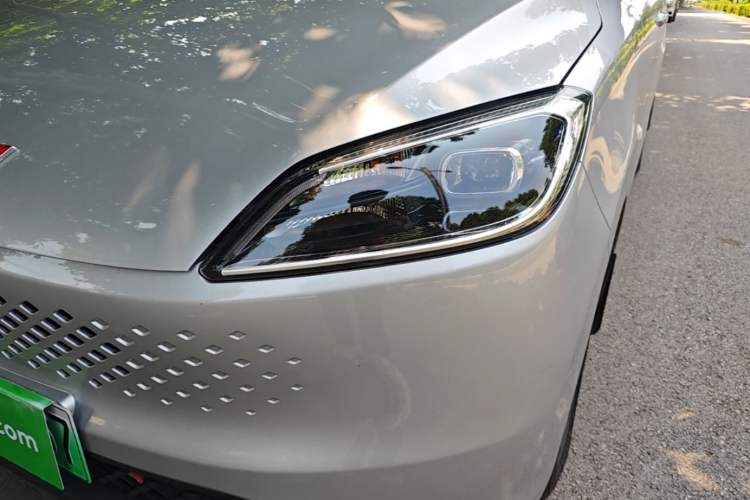 Used Wuling Hongguang New Energy 2025 Extended-Range Hybrid 50KM Comfort Version Left Front Headlight