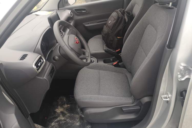 Used Wuling Hongguang New Energy 2025 Extended-Range Hybrid 50 km Standard Version Left Front Seat