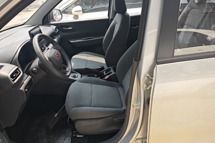 Used Wuling Hongguang New Energy 2025 Extended-Range Hybrid 50KM Comfort Version Left Front Seat