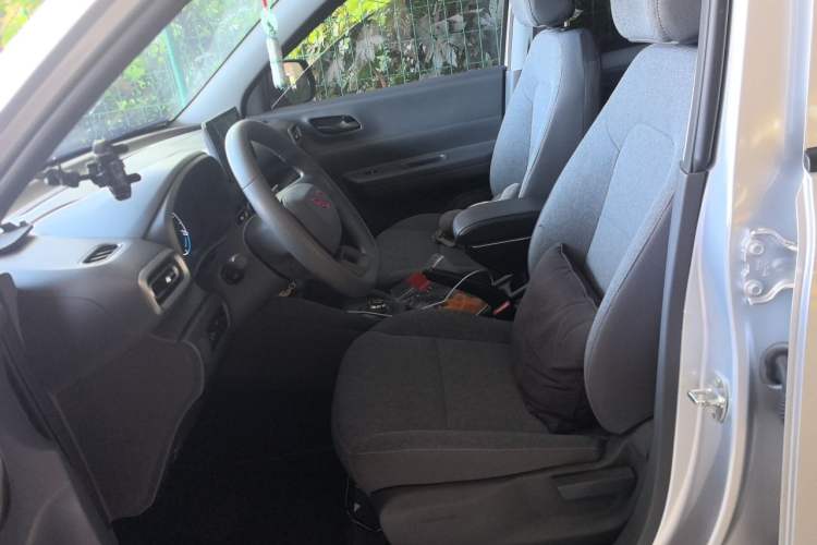 Used Wuling Hongguang New Energy 2025 Extended-Range Hybrid 50 km Standard Version Left Front Seat