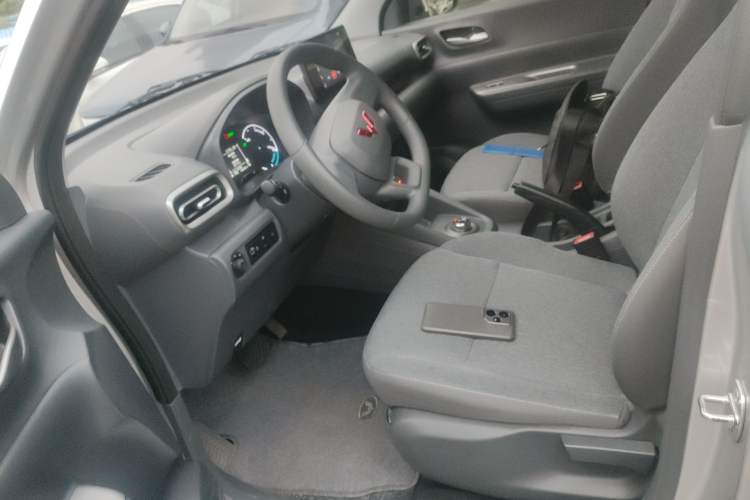 Used Wuling Hongguang New Energy 2025 Extended-Range Hybrid 50KM Comfort Version Left Front Seat