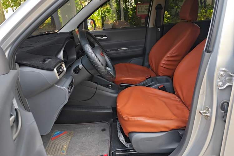 Used Wuling Hongguang New Energy 2025 Extended-Range Hybrid 50KM Comfort Version Left Front Seat
