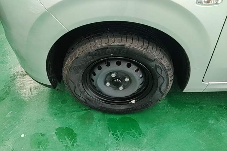 Used Wuling Hongguang New Energy 2025 Extended-Range Hybrid 50 km Standard Version Left Front Wheel Hub