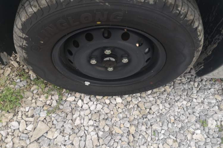 Used Wuling Hongguang New Energy 2025 Extended-Range Hybrid 50 km Standard Version Left Front Wheel Hub