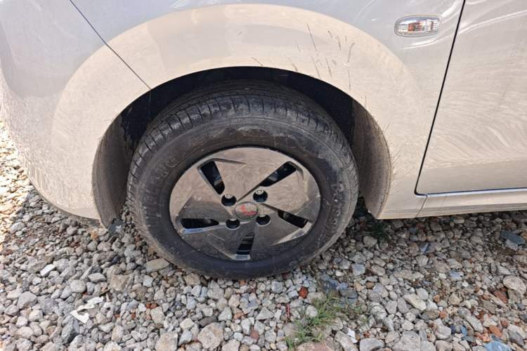 Used Wuling Hongguang New Energy 2025 Extended-Range Hybrid 50KM Comfort Version Left Front Wheel Hub
