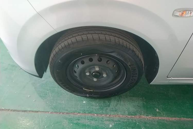 Used Wuling Hongguang New Energy 2025 Extended-Range Hybrid 50 km Utility Version Left Front Wheel Hub