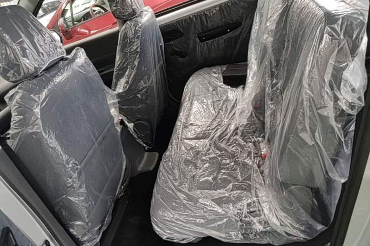 Used Wuling Hongguang New Energy 2025 Extended-Range Hybrid 50 km Standard Version Left Rear Seat