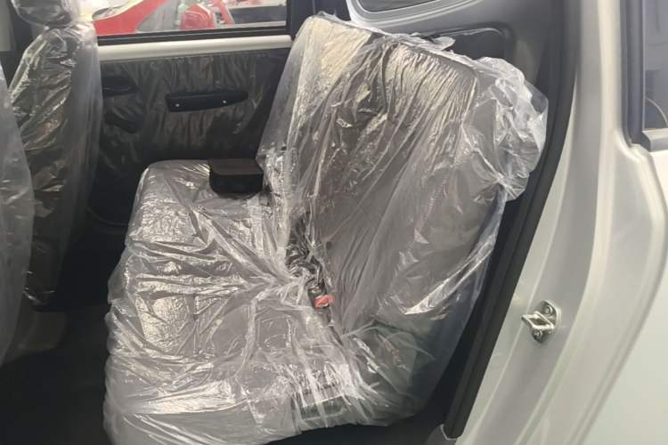 Used Wuling Hongguang New Energy 2025 Extended-Range Hybrid 50 km Standard Version Left Rear Seat
