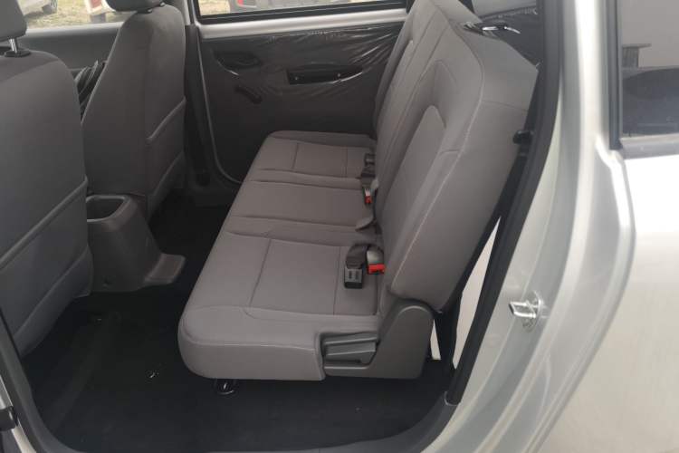 Used Wuling Hongguang New Energy 2025 Extended-Range Hybrid 50 km Standard Version Left Rear Seat