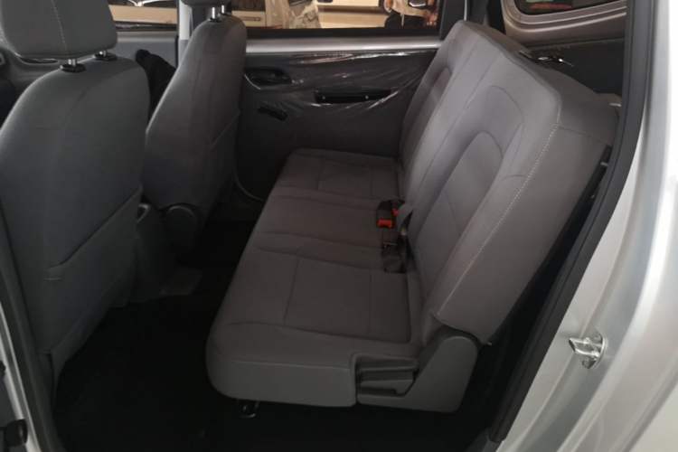 Used Wuling Hongguang New Energy 2025 Extended-Range Hybrid 50 km Standard Version Left Rear Seat