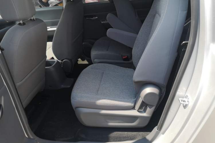 Used Wuling Hongguang New Energy 2025 Extended-Range Hybrid 50KM Comfort Version Left Rear Seat