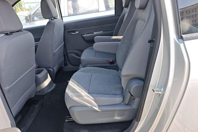 Used Wuling Hongguang New Energy 2025 Extended-Range Hybrid 50KM Comfort Version Left Rear Seat