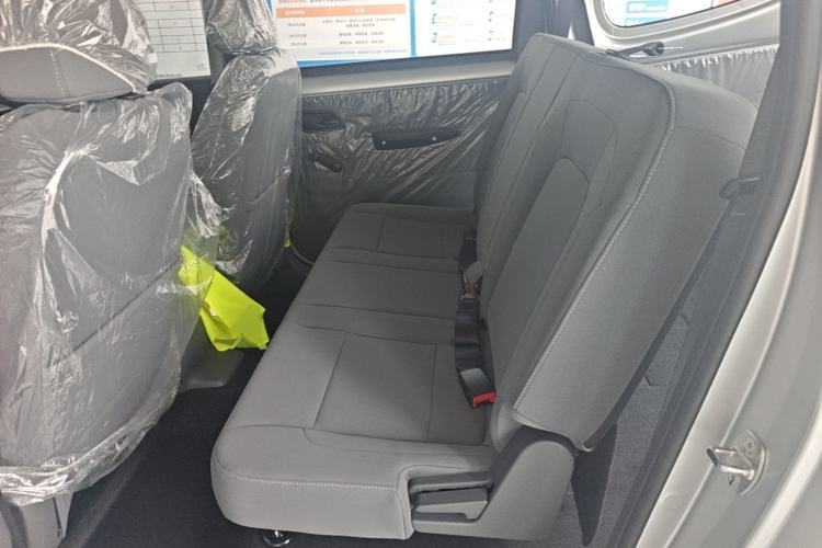 Used Wuling Hongguang New Energy 2025 Extended-Range Hybrid 50 km Utility Version Left Rear Seat