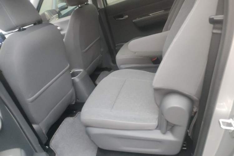 Used Wuling Hongguang New Energy 2025 Extended-Range Hybrid 50KM Comfort Version Left Rear Seat