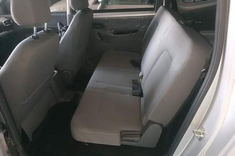 Used Wuling Hongguang New Energy 2025 Extended-Range Hybrid 50 km Utility Version Left Rear Seat