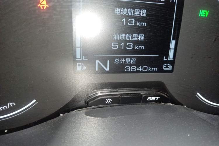 Used Wuling Hongguang New Energy 2025 Extended-Range Hybrid 50 km Utility Version Odometer Close Up