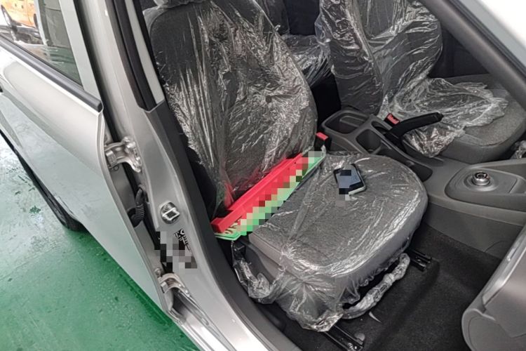 Used Wuling Hongguang New Energy 2025 Extended-Range Hybrid 50 km Standard Version Right Front Seat