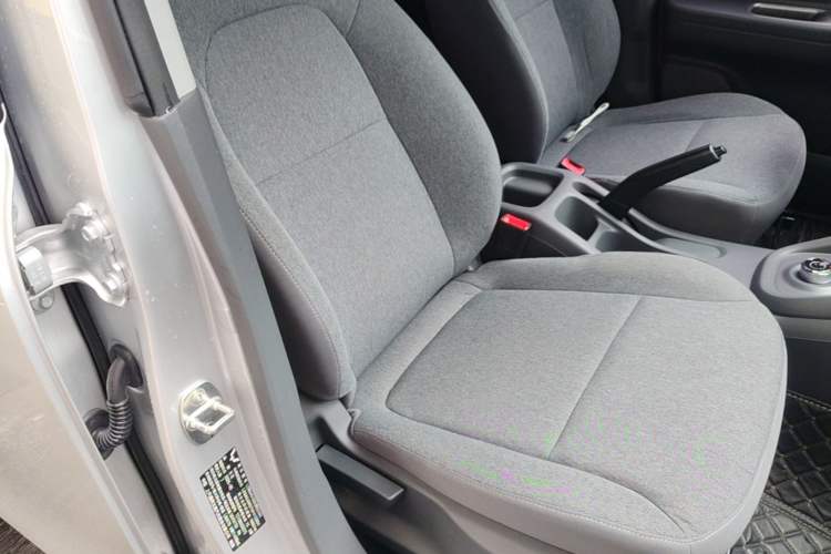 Used Wuling Hongguang New Energy 2025 Extended-Range Hybrid 50KM Comfort Version Right Front Seat