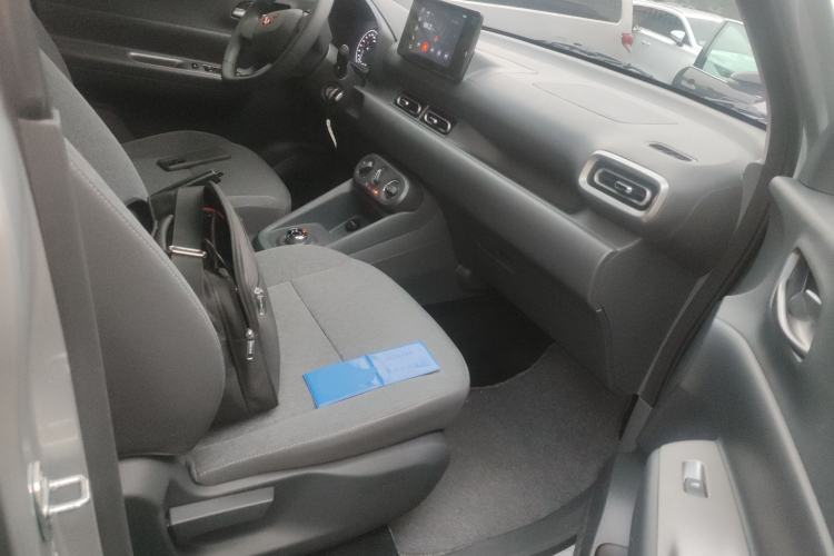 Used Wuling Hongguang New Energy 2025 Extended-Range Hybrid 50KM Comfort Version Right Front Seat