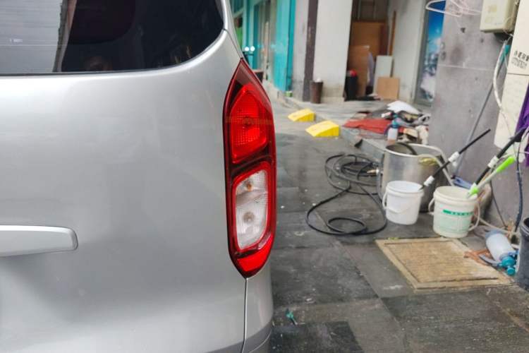 Used Wuling Hongguang New Energy 2025 Extended-Range Hybrid 50KM Comfort Version Right Rear Taillight