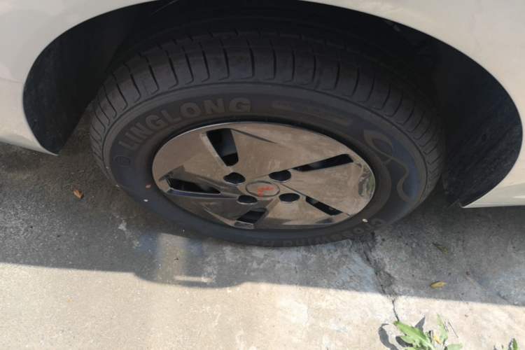 Used Wuling Hongguang New Energy 2025 Extended-Range Hybrid 50KM Comfort Version Right Rear Wheel Hub