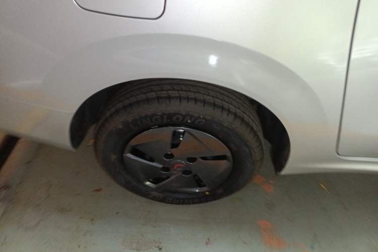 Used Wuling Hongguang New Energy 2025 Extended-Range Hybrid 50KM Comfort Version Right Rear Wheel Hub
