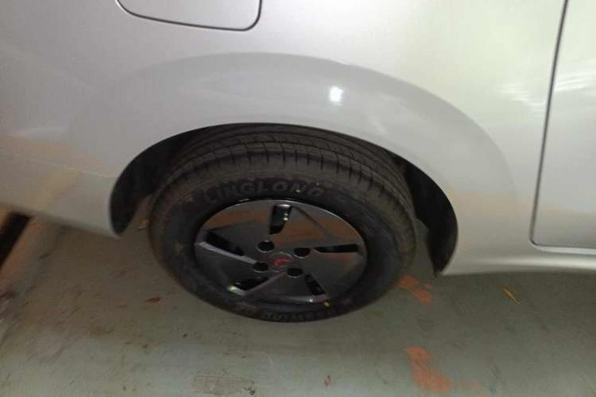 Used Wuling Hongguang New Energy 2025 Extended-Range Hybrid 50KM Comfort Version Right Rear Wheel Hub