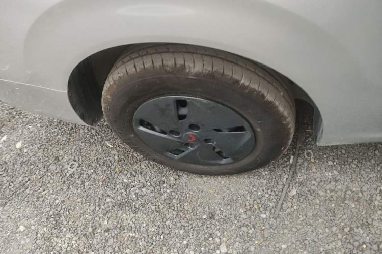 Used Wuling Hongguang New Energy 2025 Extended-Range Hybrid 50KM Comfort Version Right Rear Wheel Hub