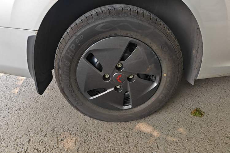 Used Wuling Hongguang New Energy 2025 Extended-Range Hybrid 50KM Comfort Version Right Rear Wheel Hub