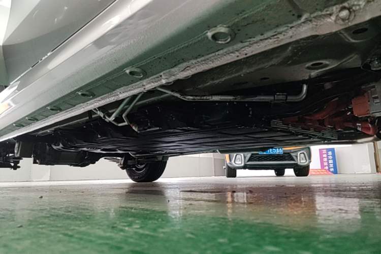 Used Wuling Hongguang New Energy 2025 Extended-Range Hybrid 50 km Standard Version Right Side Sill