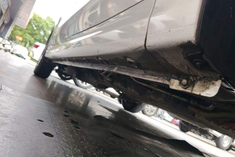 Used Wuling Hongguang New Energy 2025 Extended-Range Hybrid 50KM Comfort Version Right Side Sill