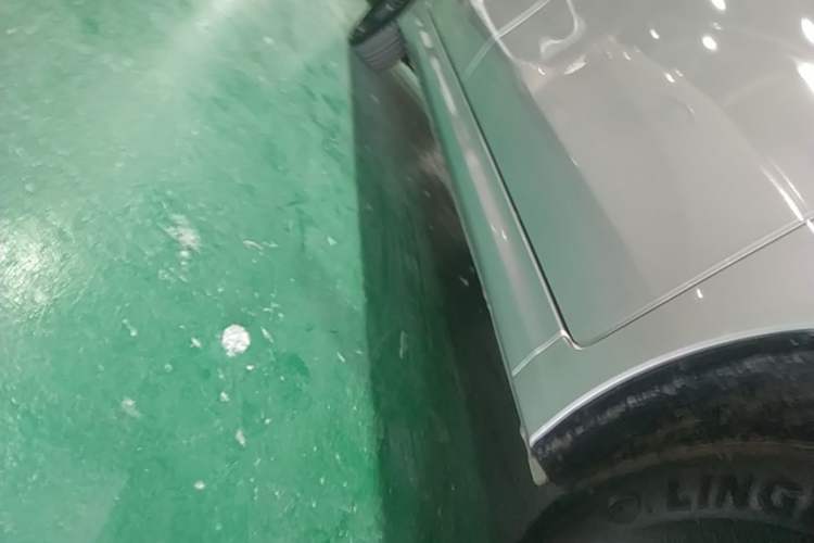 Used Wuling Hongguang New Energy 2025 Extended-Range Hybrid 50 km Utility Version Right Side Sill