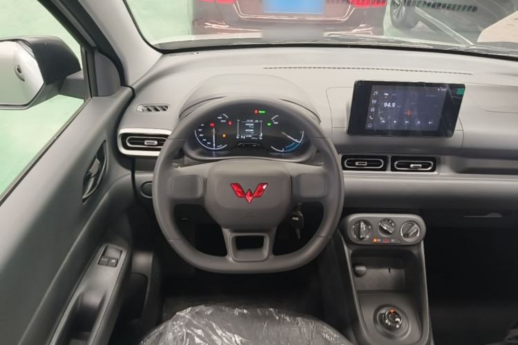 Used Wuling Hongguang New Energy 2025 Extended-Range Hybrid 50 km Standard Version Steering Wheel
