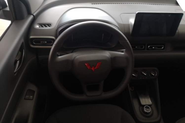 Used Wuling Hongguang New Energy 2025 Extended-Range Hybrid 50 km Standard Version Steering Wheel