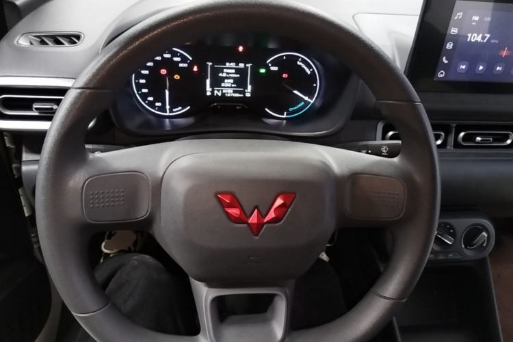 Used Wuling Hongguang New Energy 2025 Extended-Range Hybrid 50KM Comfort Version Steering Wheel