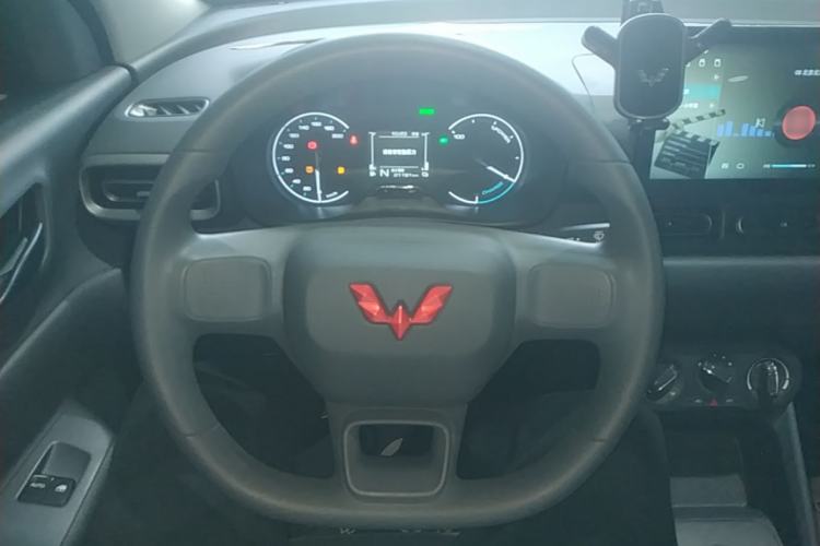 Used Wuling Hongguang New Energy 2025 Extended-Range Hybrid 50 km Utility Version Steering Wheel
